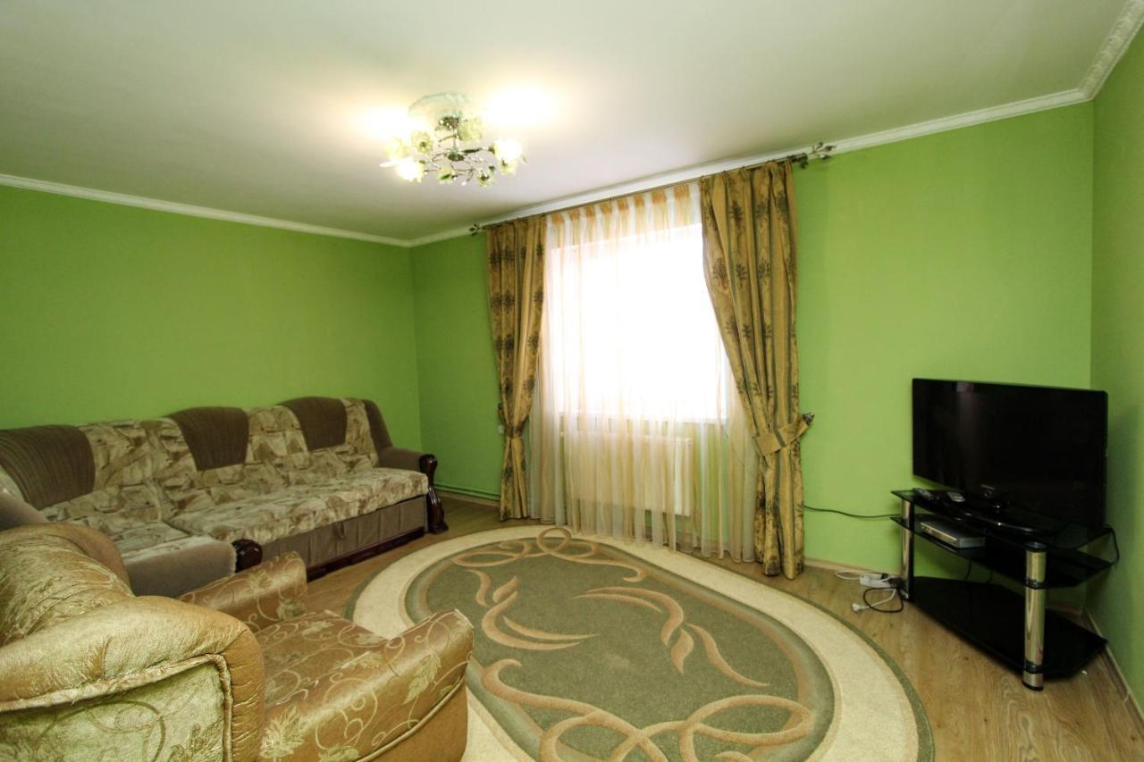 Cottage "Kliverent" ยาเรมชา ภายนอก รูปภาพ