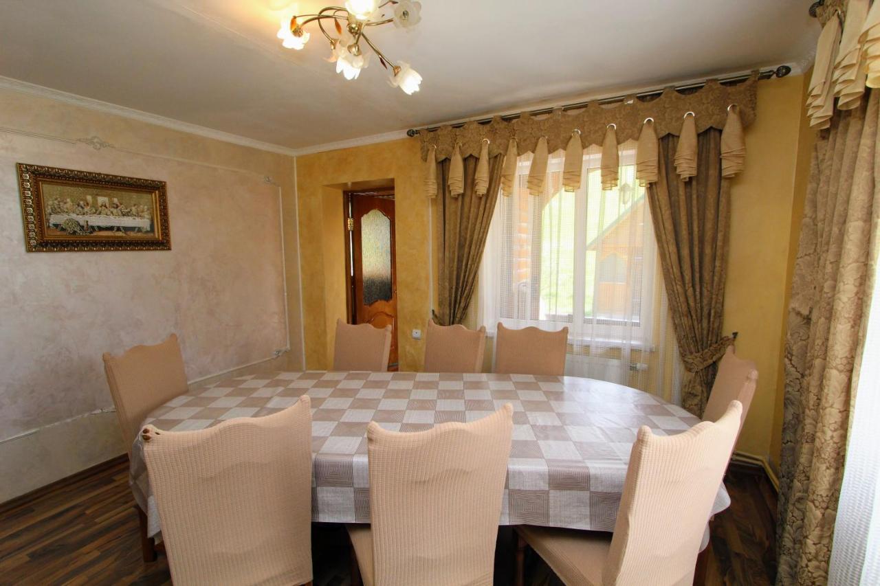 Cottage "Kliverent" ยาเรมชา ภายนอก รูปภาพ
