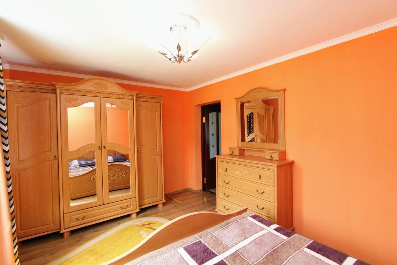 Cottage "Kliverent" ยาเรมชา ภายนอก รูปภาพ